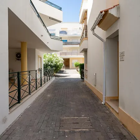 1 Bedroom With Pool Access 公寓