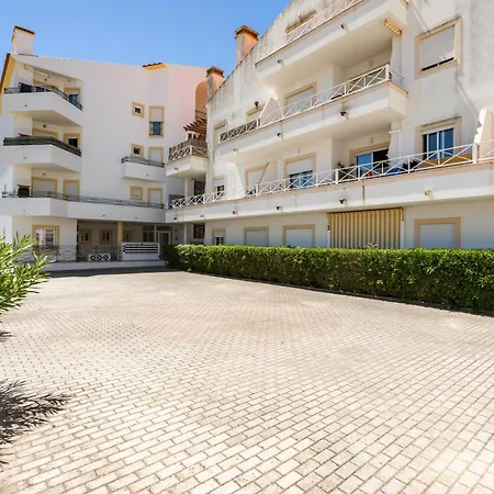 1 Bedroom With Pool Access Albufeira